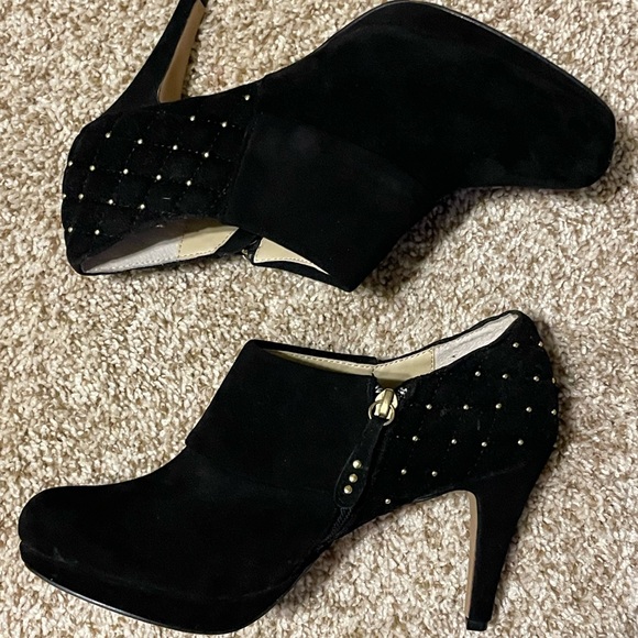 Adrienne Vittadini Black Suede Cuffed Studded Ankle Bootie stiletto 9-1/2 M EUC - Picture 12 of 16